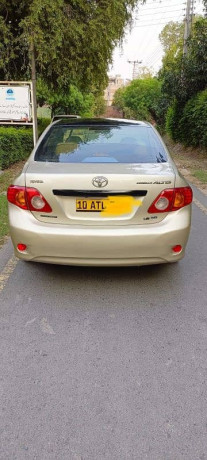 toyota-corolla-altis-2010-big-1