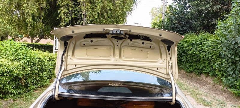 toyota-corolla-altis-2010-big-9