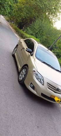 toyota-corolla-altis-2010-big-2