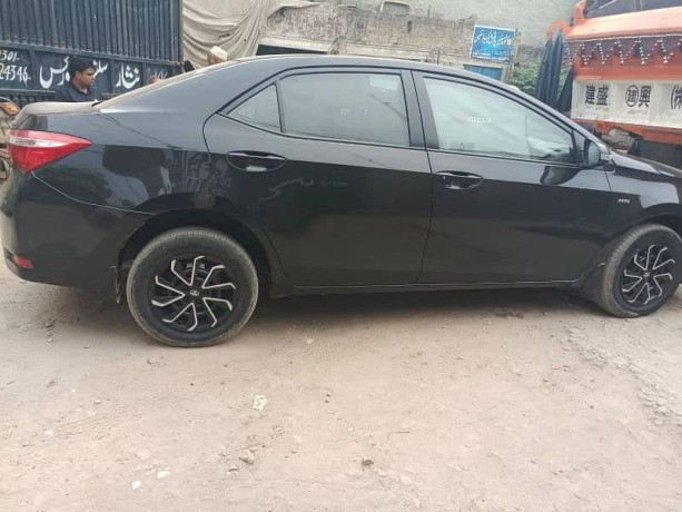 toyota-corolla-xli-mint-condition-big-3