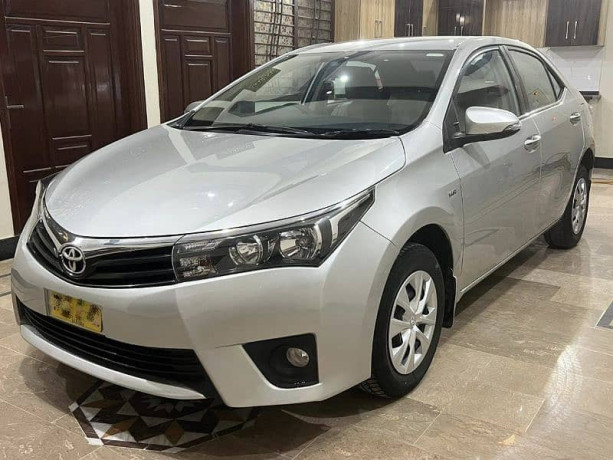 toyota-corolla-gli-2017-big-0