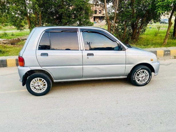 daihatsu-cuore-2009-big-2
