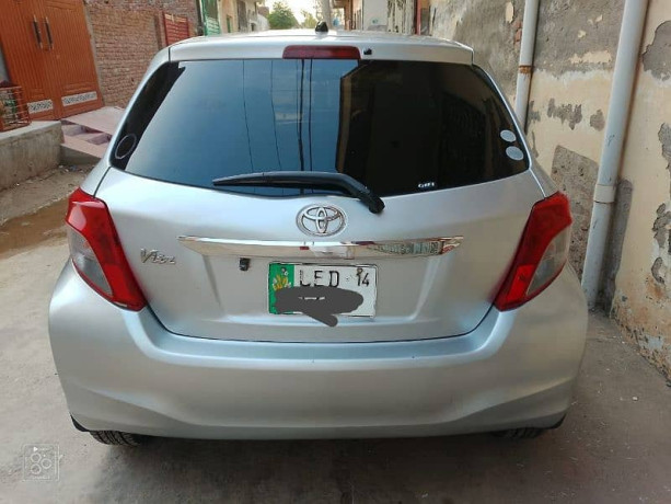 toyota-vitz-2014-big-1