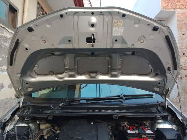 toyota-vitz-2014-big-14
