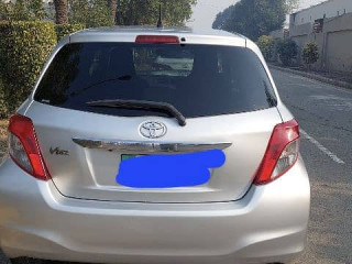 toyota-vitz-2013