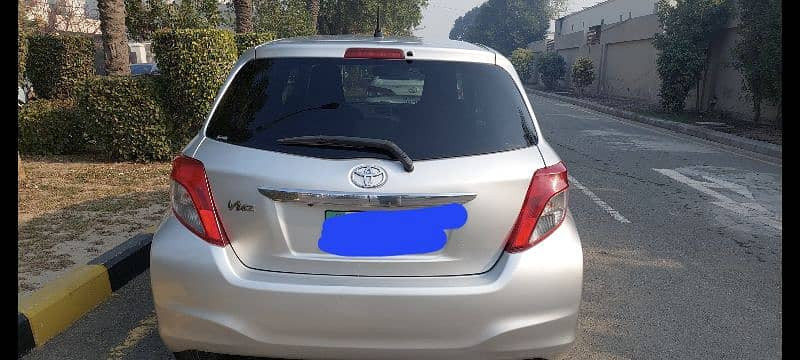 toyota-vitz-2013-big-0