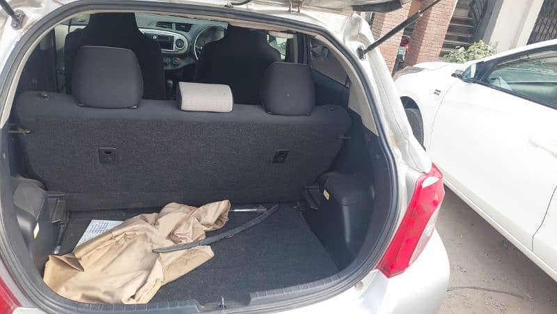 toyota-vitz-2013-big-6