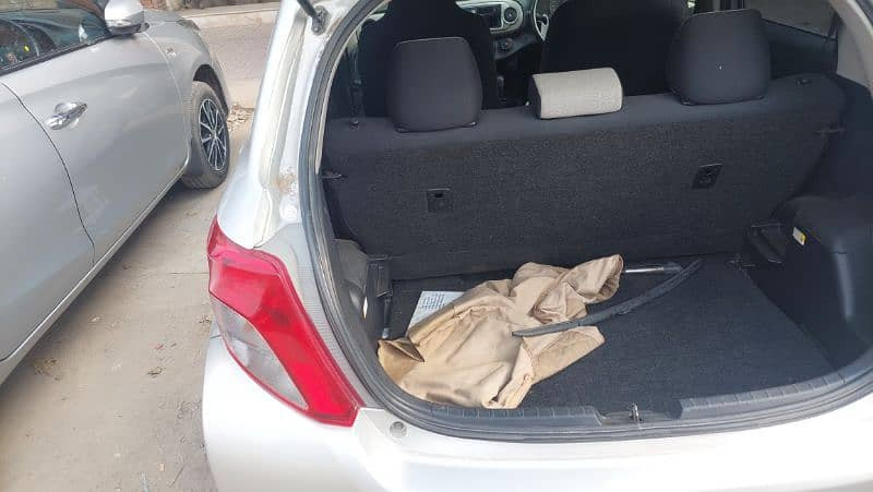 toyota-vitz-2013-big-5