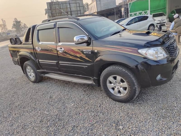 toyota-hilux-2005-big-2