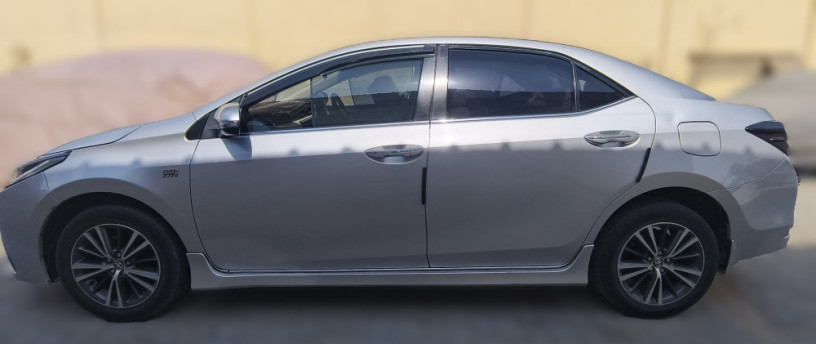toyota-corolla-altis-grande-18-cvt-2017-facelift-big-1
