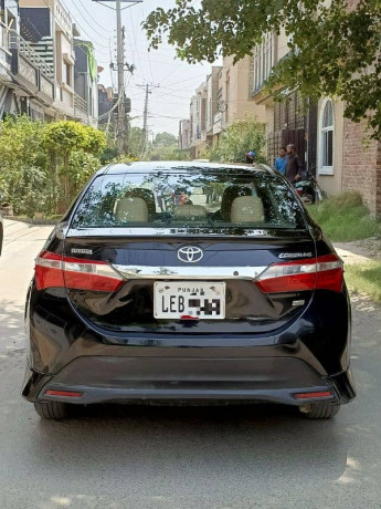 toyota-corolla-xli-2015-big-1