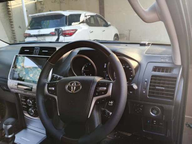 toyota-prado-2016-big-8