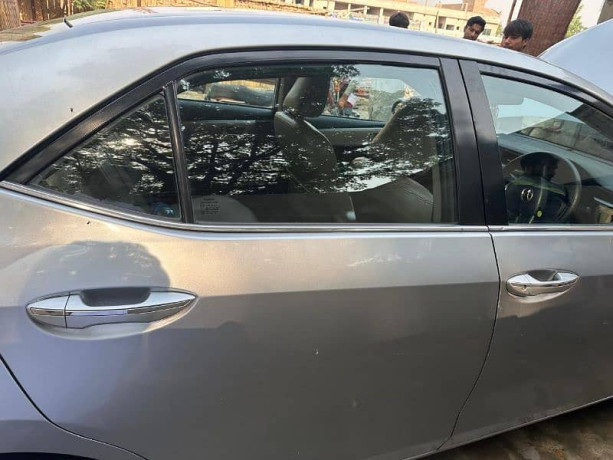 toyota-altis-grande-2015-big-8