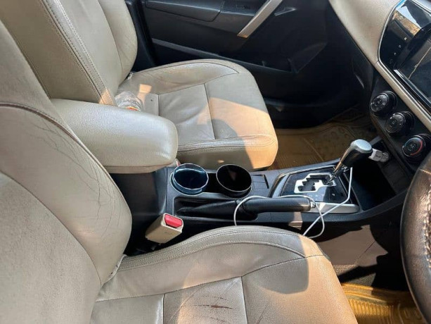 toyota-altis-grande-2015-big-5