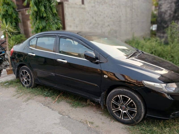 honda-city-ivtec-2012-big-0