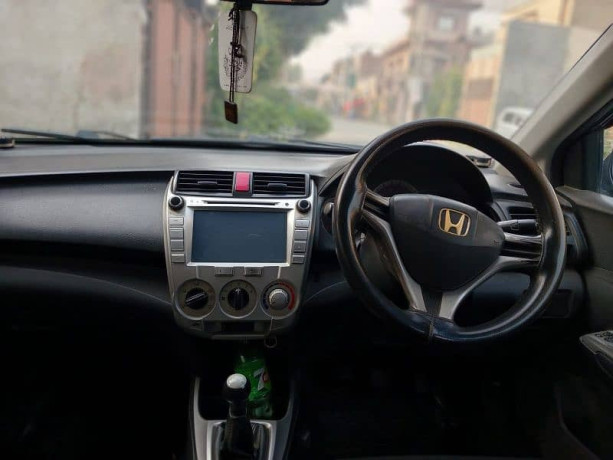 honda-city-ivtec-2012-big-11