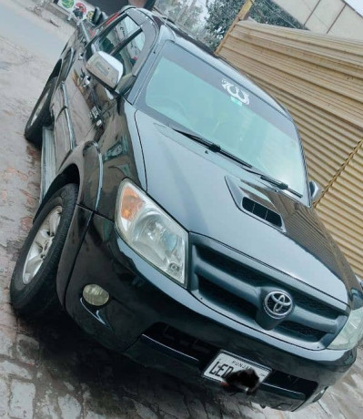 toyota-hilux-2008-big-1