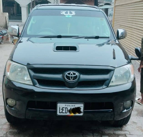 toyota-hilux-2008-big-0