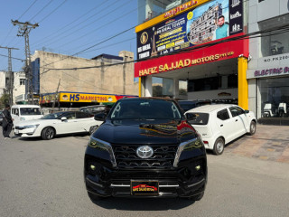 toyota-fortuner-sigma-28-diesel