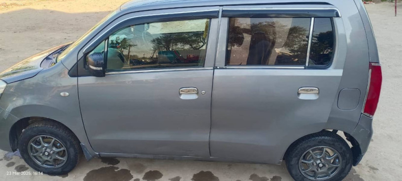 suzuki-wagon-r-2015-big-3