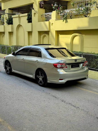 toyota-corolla-altis-18-sr-automatic-big-1