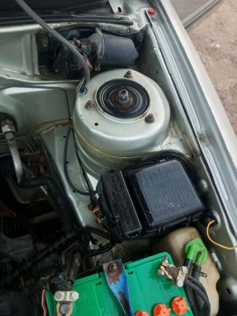 suzuki-baleno-2002-big-6