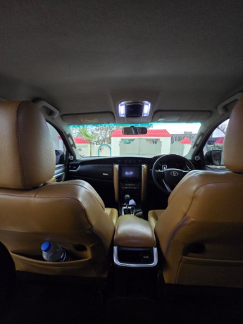 toyota-fortuner-27-v-big-3