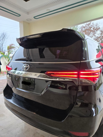toyota-fortuner-27-v-big-6
