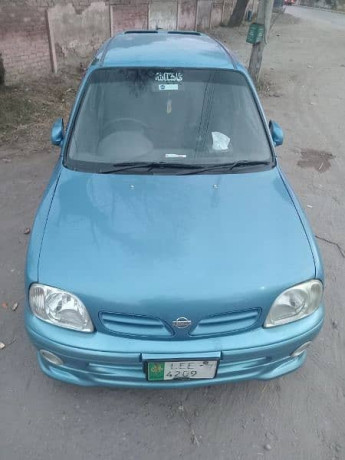 nissan-march-2000-big-0