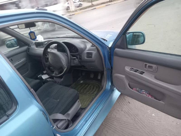 nissan-march-2000-big-7