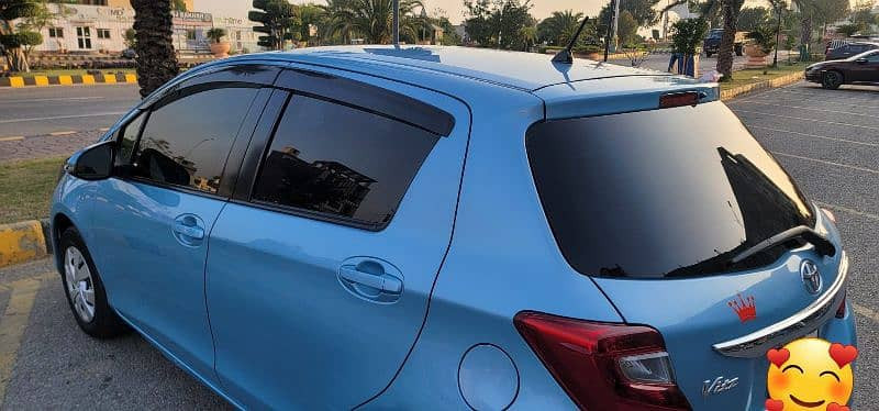 toyota-vitz-2015-big-4