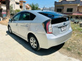 toyota-prius-2011-small-8