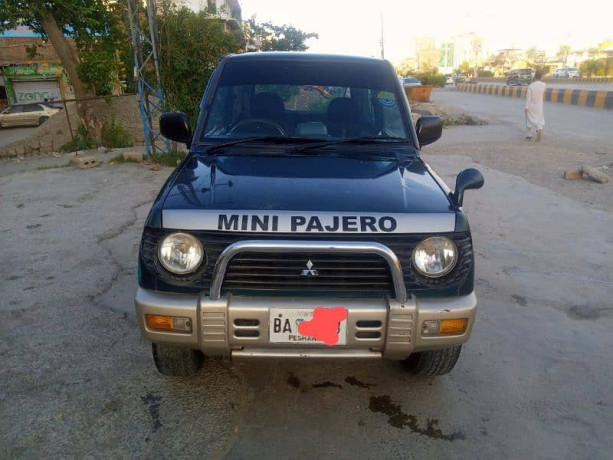 mitsubishi-pajero-1995-big-9