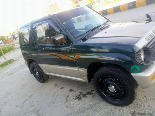 mitsubishi-pajero-1995-big-7
