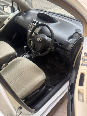 vitz-2006-big-2