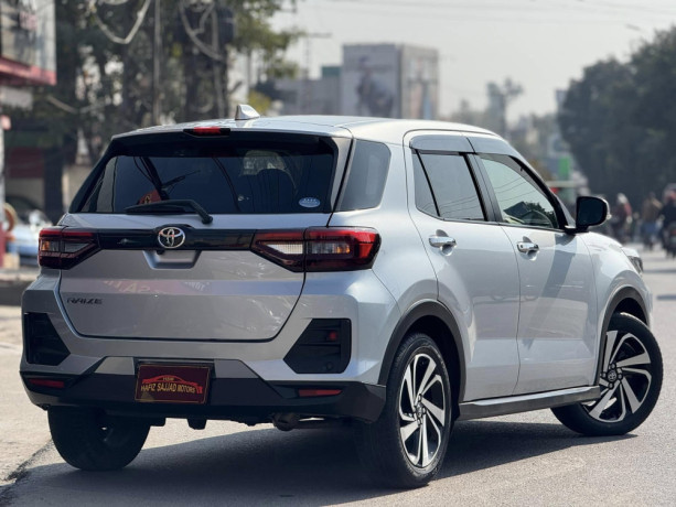 toyota-raize-z-premium-awd-big-8