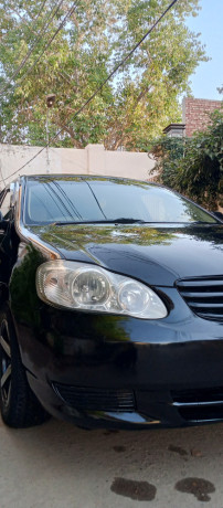 toyota-corolla-16-automatic-se-saloon-2005-big-4
