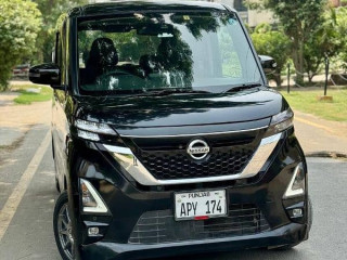 nissan-roox-2022