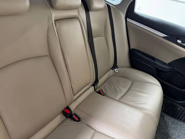 honda-civic-2021-big-8