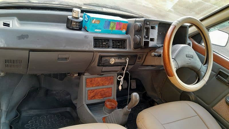 suzuki-mehran-vxr-2015-big-7