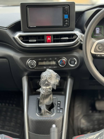 daihatsu-rocky-model-2021-import-2025-big-11
