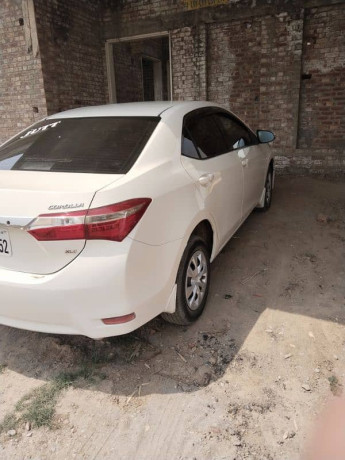 toyota-corolla-xli-2016-big-11
