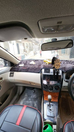 toyota-corolla-altis-2011-big-10