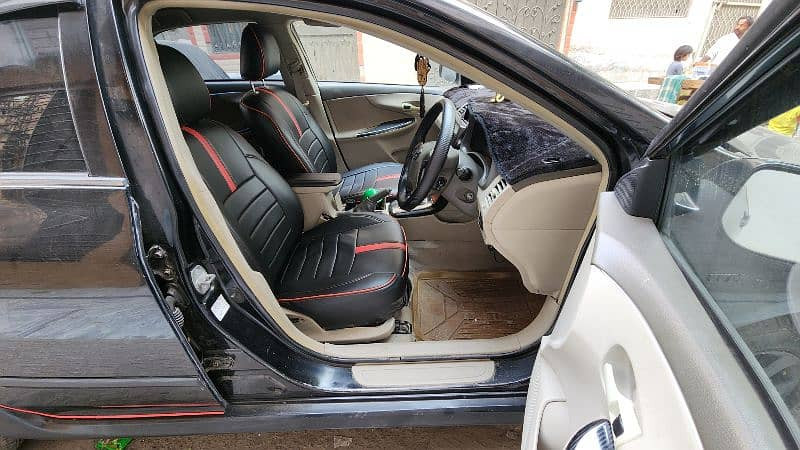 toyota-corolla-altis-2011-big-11