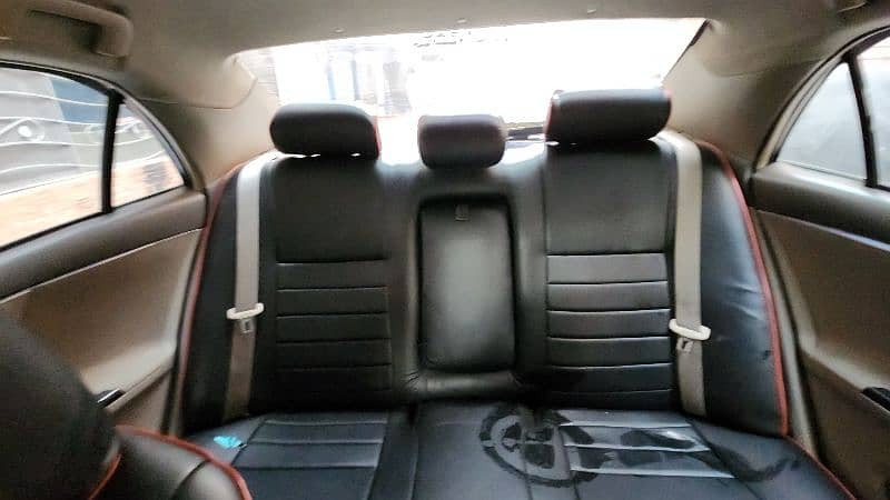 toyota-corolla-altis-2011-big-14