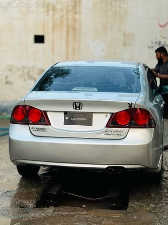 honda-civic-reborn-2011-model-silver-big-0