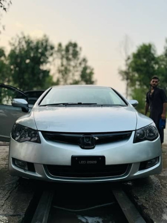honda-civic-reborn-2011-model-silver-big-3