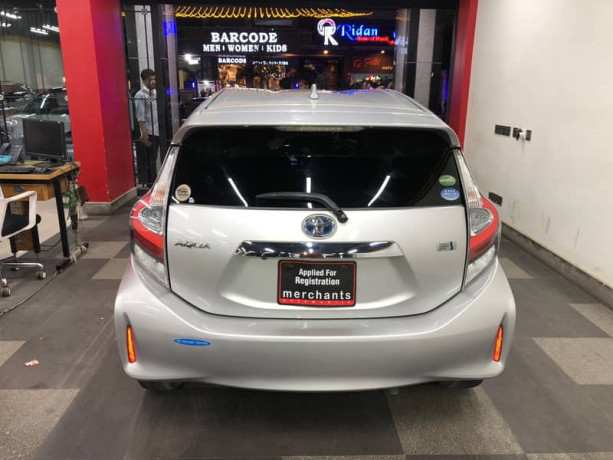 toyota-aqua-2018-s-push-big-10