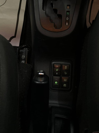 toyota-aqua-2018-s-push-big-6