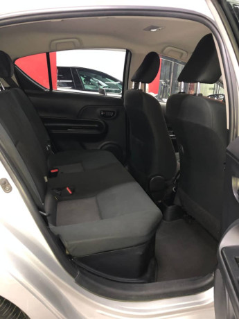 toyota-aqua-2018-s-push-big-8
